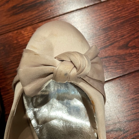 Peach bow heels - Picture 3 of 7